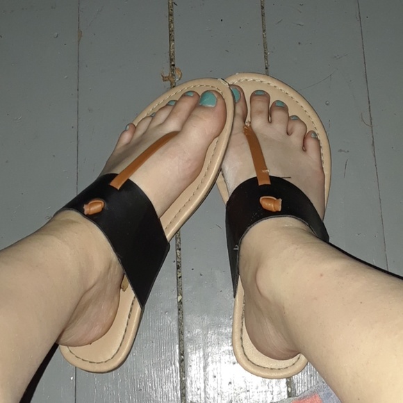 Sandals - Picture 2 of 4